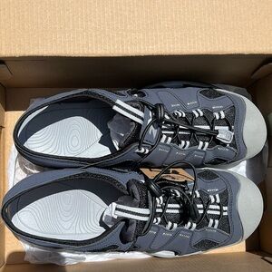 Men’s size 10.5 ZeroXposure wallows river sandal